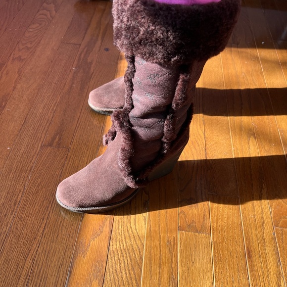 Beautiful Dk Br. BCB Girls fully lined boots like new. If you ❤️ comfortable! - Picture 8 of 10